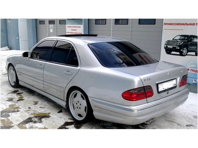 Характеристики Mercedes E 55 AMG (W210) 4дв. седан, 354 л.с, 5АКПП, 1999 – 2002 г.в.